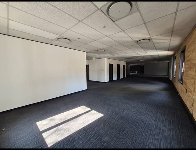1,627M² OFFICE TO LET IN SANDTON CENTRAL